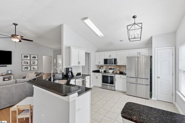 2 Callawassie Court, Simpsonville, SC 29681