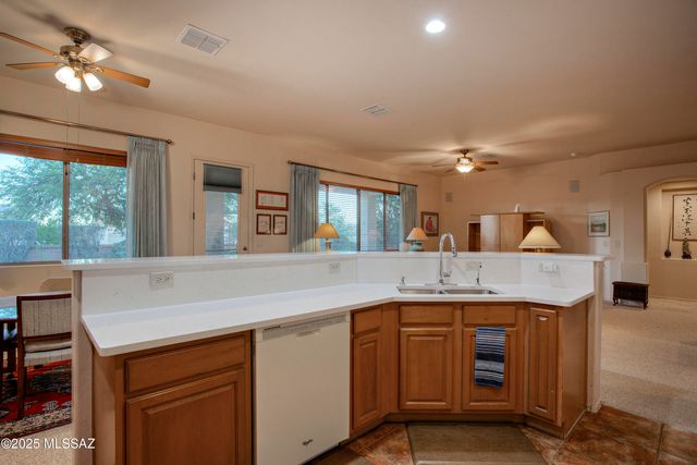 56 N Cape Royal Drive, Green Valley, AZ 85614