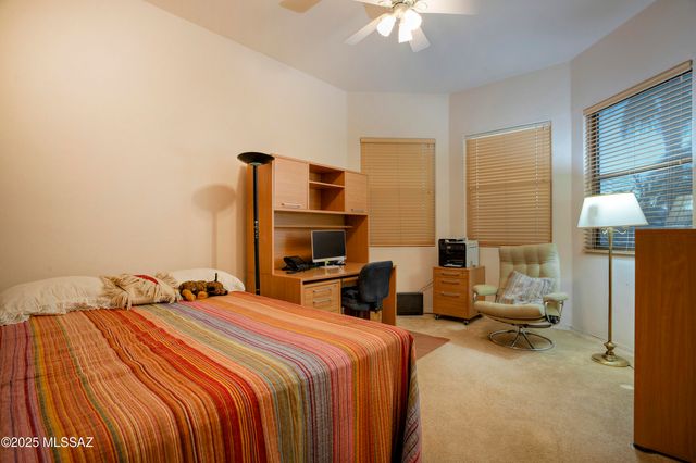 56 N Cape Royal Drive, Green Valley, AZ 85614