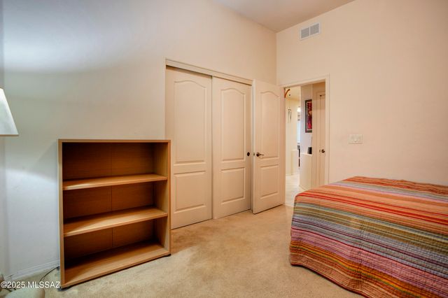 56 N Cape Royal Drive, Green Valley, AZ 85614