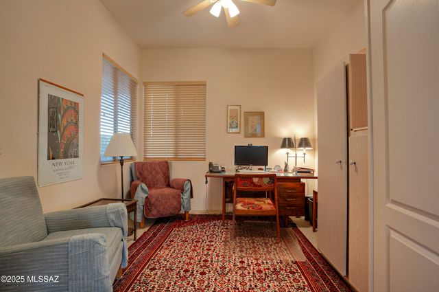 56 N Cape Royal Drive, Green Valley, AZ 85614