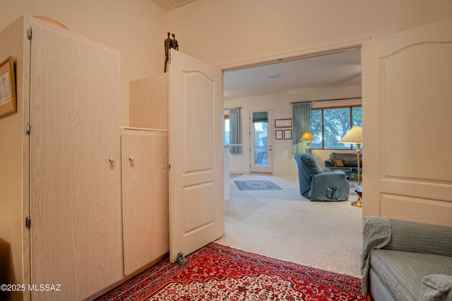 56 N Cape Royal Drive, Green Valley, AZ 85614