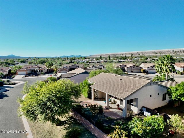 56 N Cape Royal Drive, Green Valley, AZ 85614