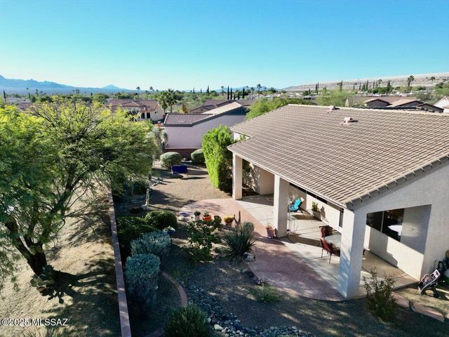 56 N Cape Royal Drive, Green Valley, AZ 85614
