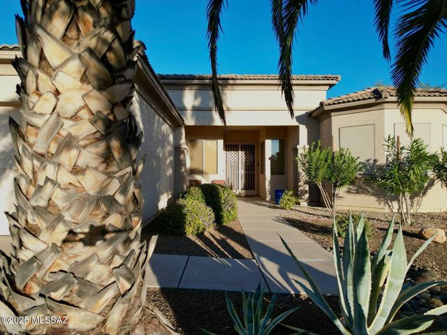 56 N Cape Royal Drive, Green Valley, AZ 85614