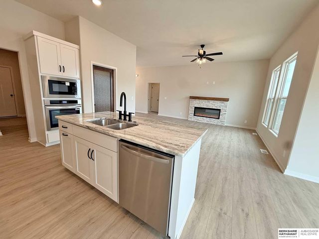 7712 S 199th Street, Gretna, NE 68028