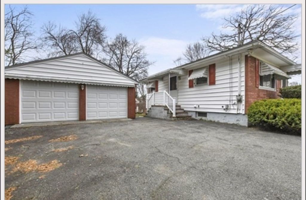 96 Cheever Avenue, Dracut, MA 01826