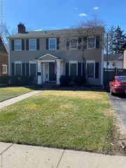 679 Oak Avenue, Birmingham, MI 48009