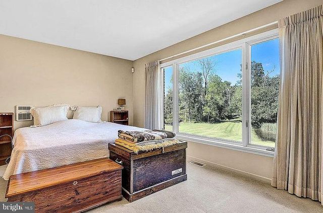48 FIDDLERS CREEK RD, Titusville, NJ 08560