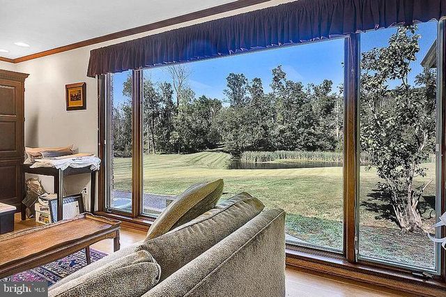 48 FIDDLERS CREEK RD, Titusville, NJ 08560