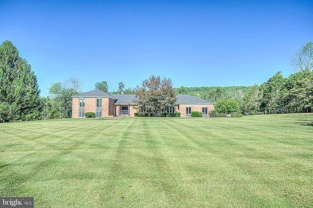 48 FIDDLERS CREEK RD, Titusville, NJ 08560