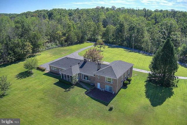 48 FIDDLERS CREEK RD, Titusville, NJ 08560