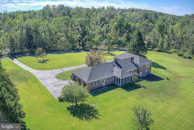48 FIDDLERS CREEK RD, Titusville, NJ 08560