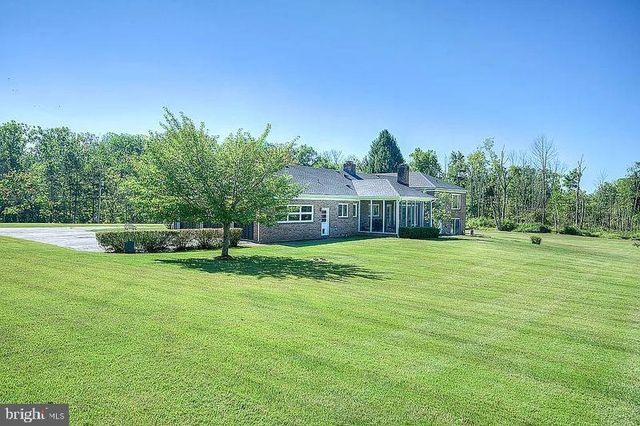 48 FIDDLERS CREEK RD, Titusville, NJ 08560