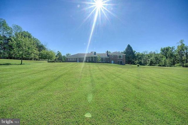 48 FIDDLERS CREEK RD, Titusville, NJ 08560