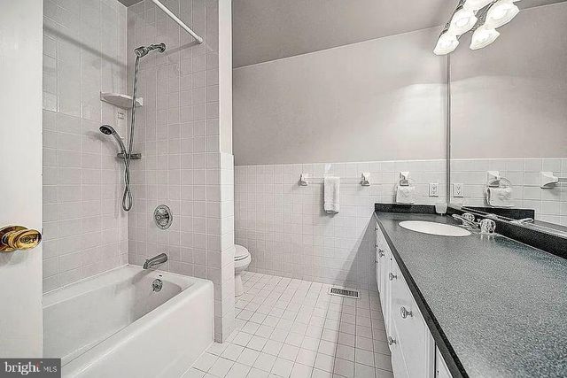 48 FIDDLERS CREEK RD, Titusville, NJ 08560