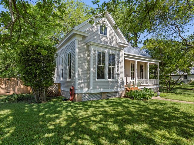 1402 Pecan ST, Bastrop, TX 78602