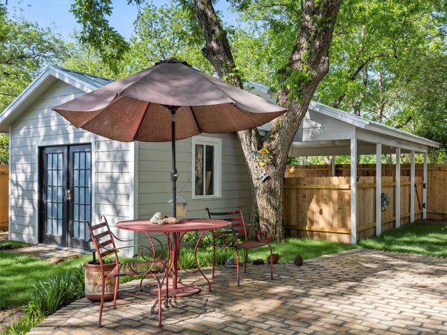 1402 Pecan ST, Bastrop, TX 78602
