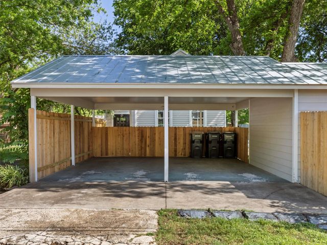 1402 Pecan ST, Bastrop, TX 78602