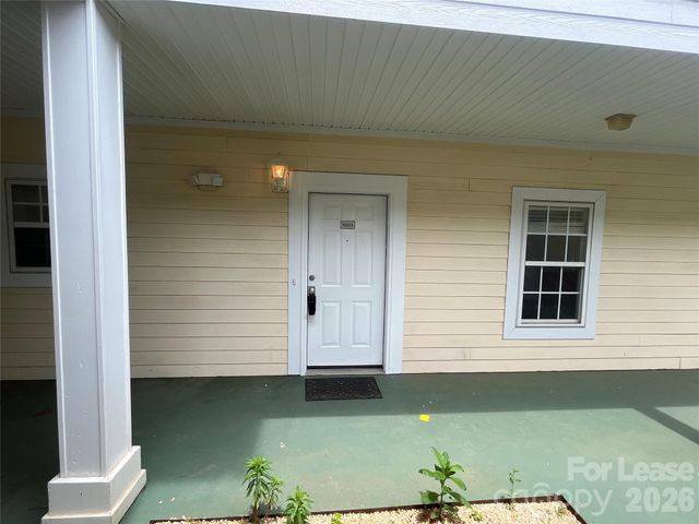 8913 Meadow Vista Road, Charlotte, NC 28213