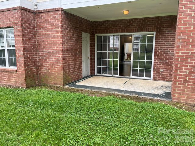 8913 Meadow Vista Road, Charlotte, NC 28213