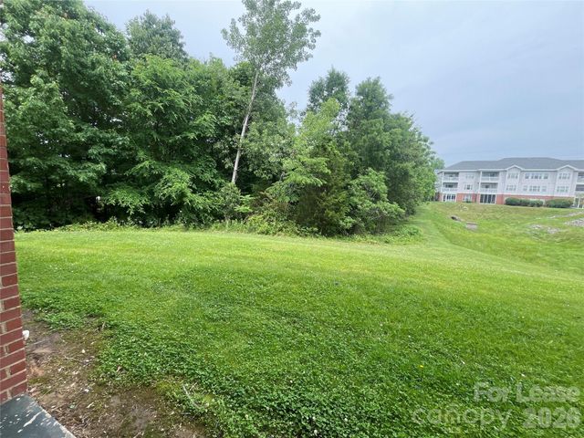 8913 Meadow Vista Road, Charlotte, NC 28213