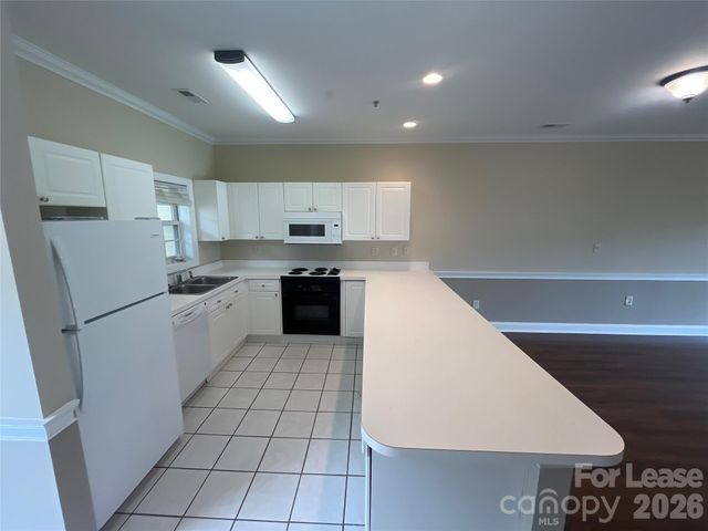 8913 Meadow Vista Road, Charlotte, NC 28213