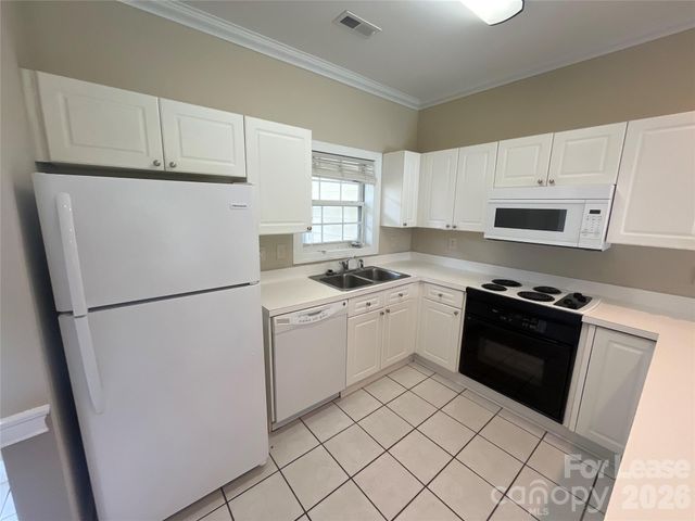 8913 Meadow Vista Road, Charlotte, NC 28213