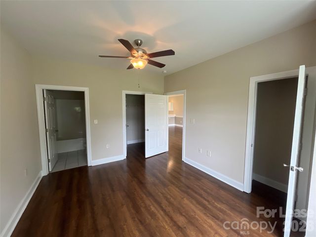 8913 Meadow Vista Road, Charlotte, NC 28213