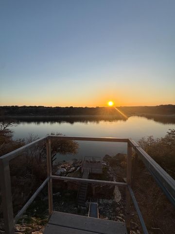 24423 Pedernales DR, Spicewood, TX 78669