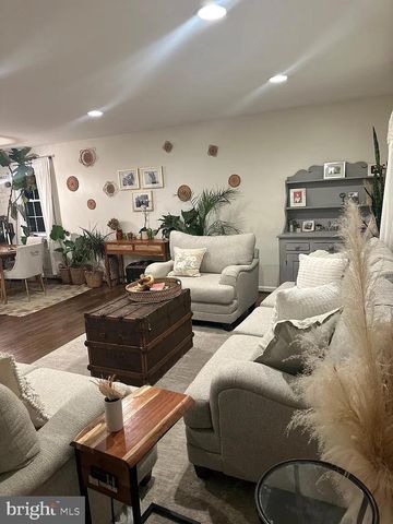 215 RADSTOCK RD, Catonsville, MD 21228
