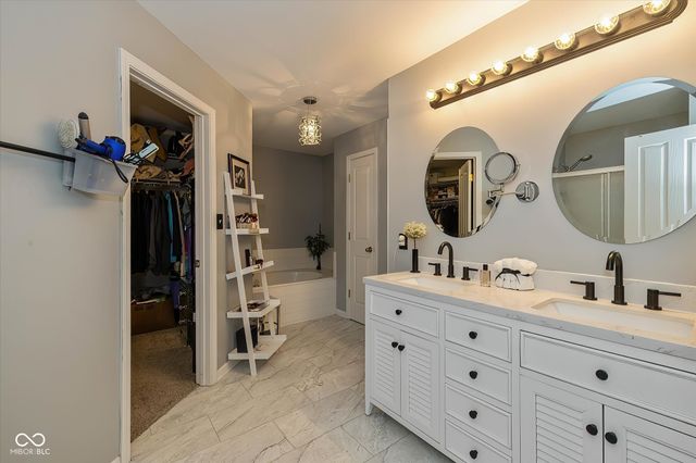 11298 Squirrel Hollow, Fishers, IN 46038