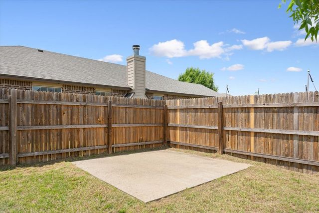 9448 Centennial Drive, Waco, TX 76708