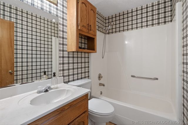 5255 N 430 Road, Pryor, OK 74361