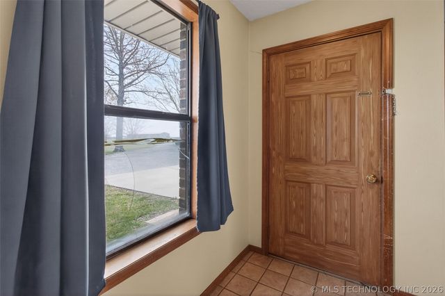 5255 N 430 Road, Pryor, OK 74361