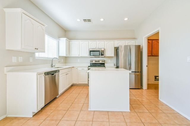 28779 N Spur Drive, San Tan Valley, AZ 85143