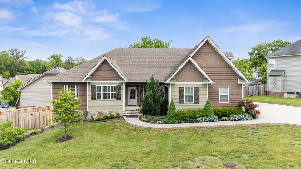 2430 Chimney Rock Lane, Knoxville, TN 37920