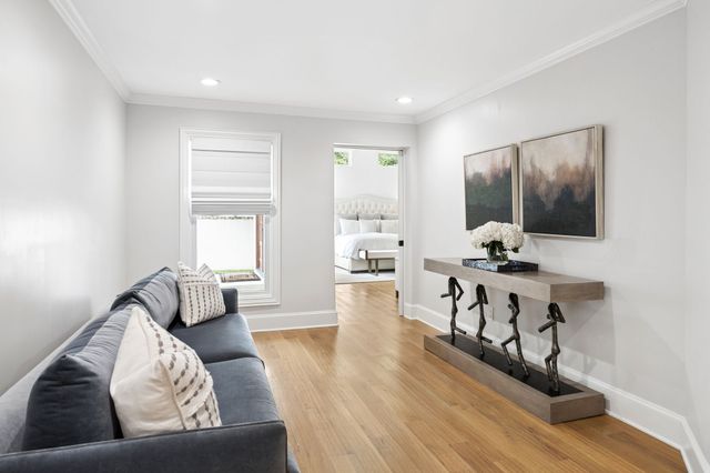 4630 S Lindhurst Avenue, Dallas, TX 75229