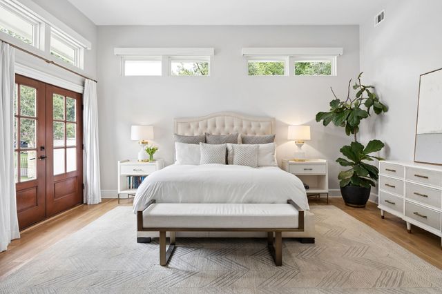 4630 S Lindhurst Avenue, Dallas, TX 75229