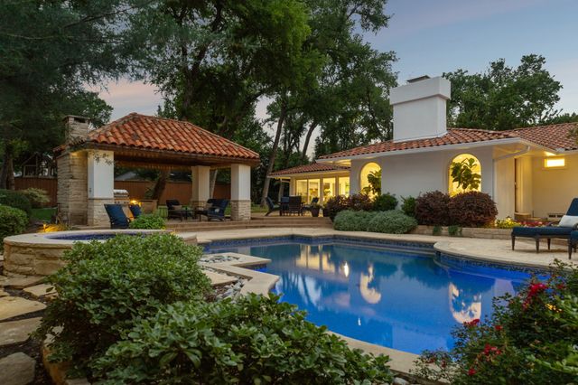 4630 S Lindhurst Avenue, Dallas, TX 75229