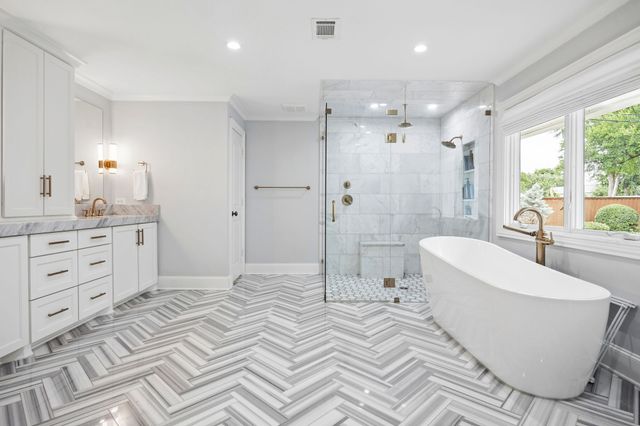 4630 S Lindhurst Avenue, Dallas, TX 75229