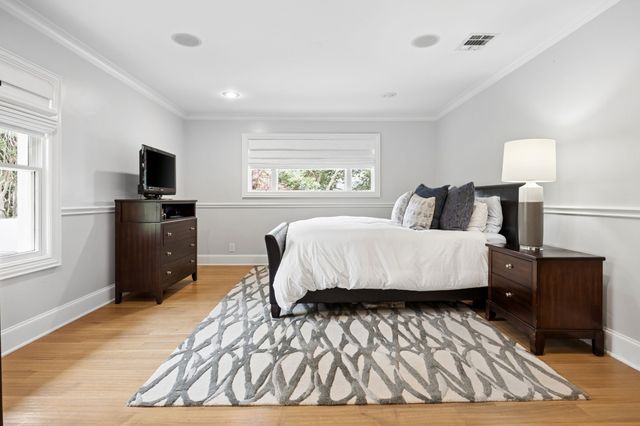 4630 S Lindhurst Avenue, Dallas, TX 75229