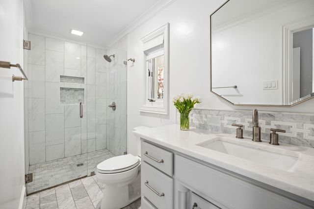 4630 S Lindhurst Avenue, Dallas, TX 75229