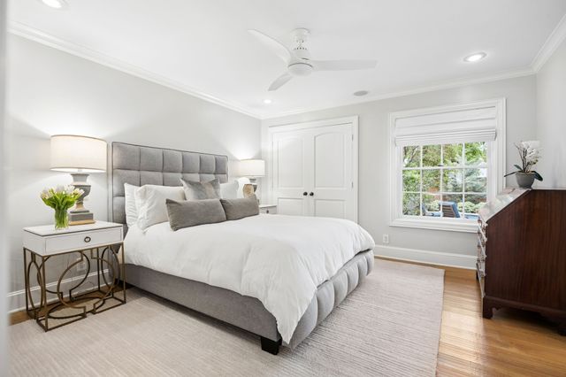 4630 S Lindhurst Avenue, Dallas, TX 75229