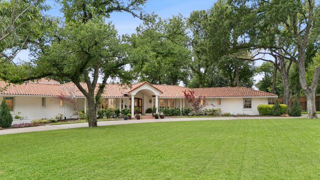 4630 S Lindhurst Avenue, Dallas, TX 75229