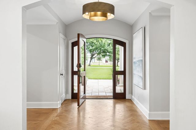 4630 S Lindhurst Avenue, Dallas, TX 75229