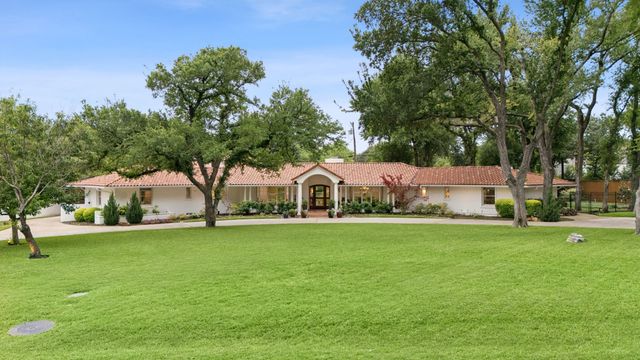 4630 S Lindhurst Avenue, Dallas, TX 75229