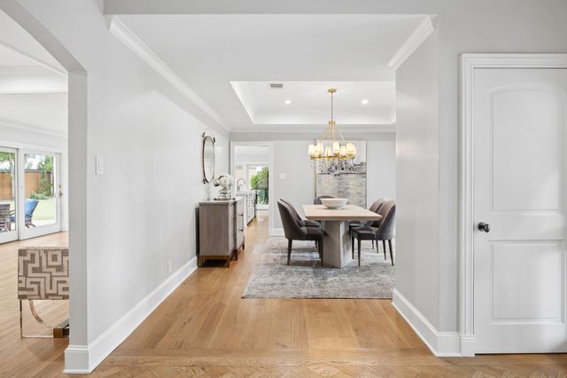 4630 S Lindhurst Avenue, Dallas, TX 75229
