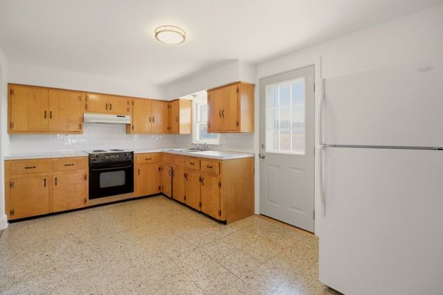 55 Mixter Street, Middletown, RI 02842