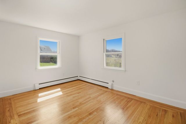 55 Mixter Street, Middletown, RI 02842
